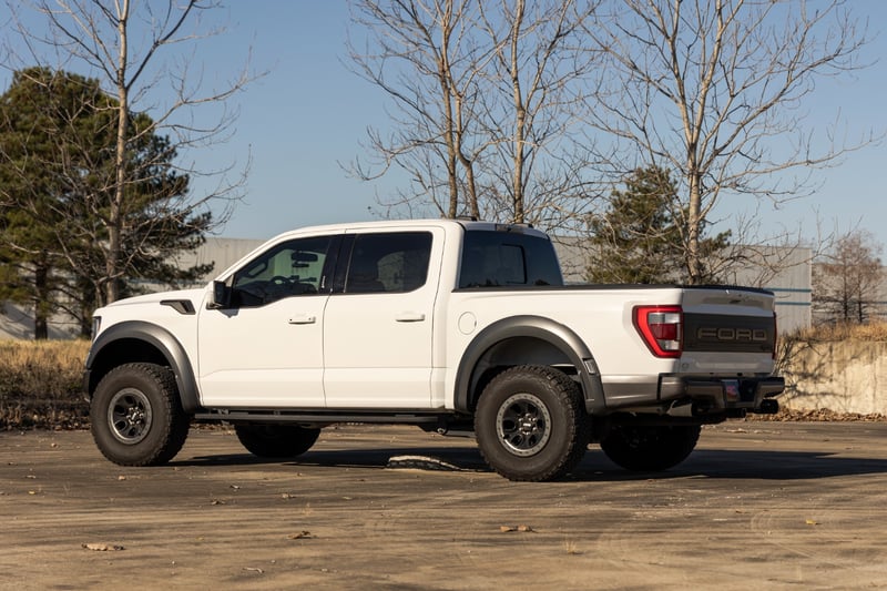 Leveling 1" Rough Country Ford F150 Raptor (21+)