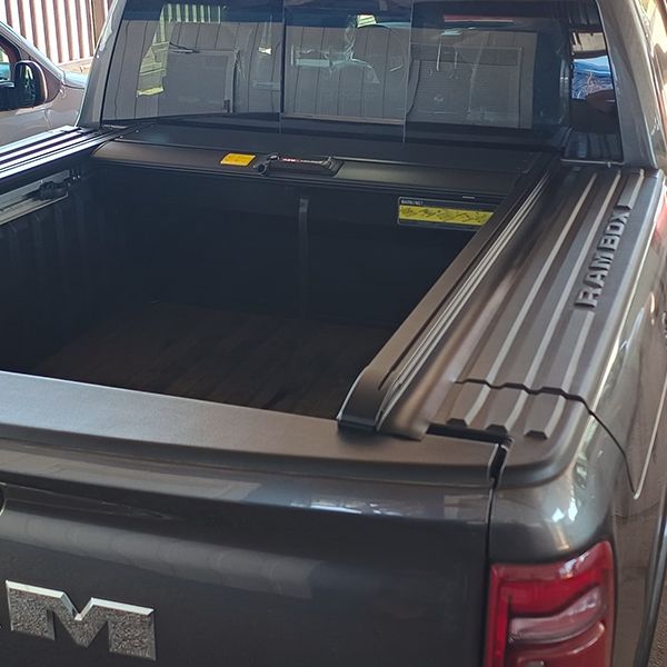 Tapa Retráctil Manual BulX15 2.0 RAM 1500 c/RamBox (19+)