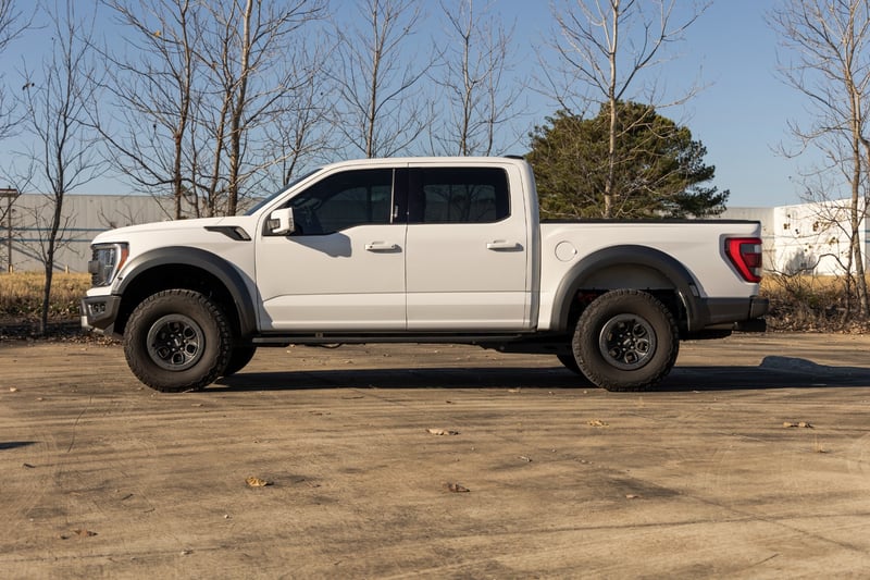 Leveling 1" Rough Country Ford F150 Raptor (21+)