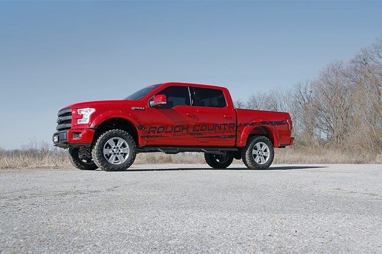 Kit de suspensión completa 4" Rough Country N3 Ford F150 (15-20)