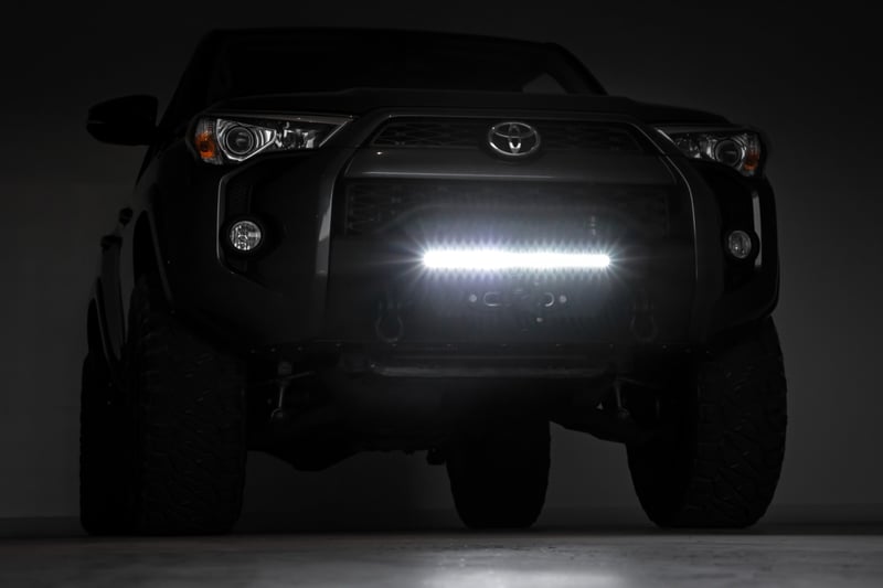 Bumper delantero con barra LED Rough Country Toyota 4Runner (14-22)
